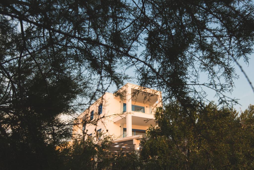 Apartments & Rooms Shark Žaborić Exteriér fotografie